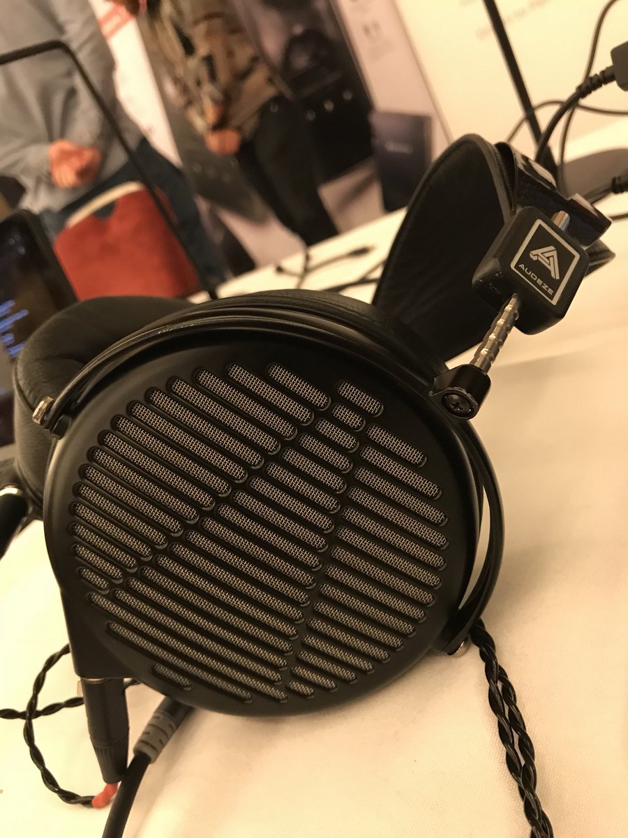 terencetcf's tweet photo. #Audeze LCD 4-z #CanJamLondon https://t.co/2Wh8foYyar