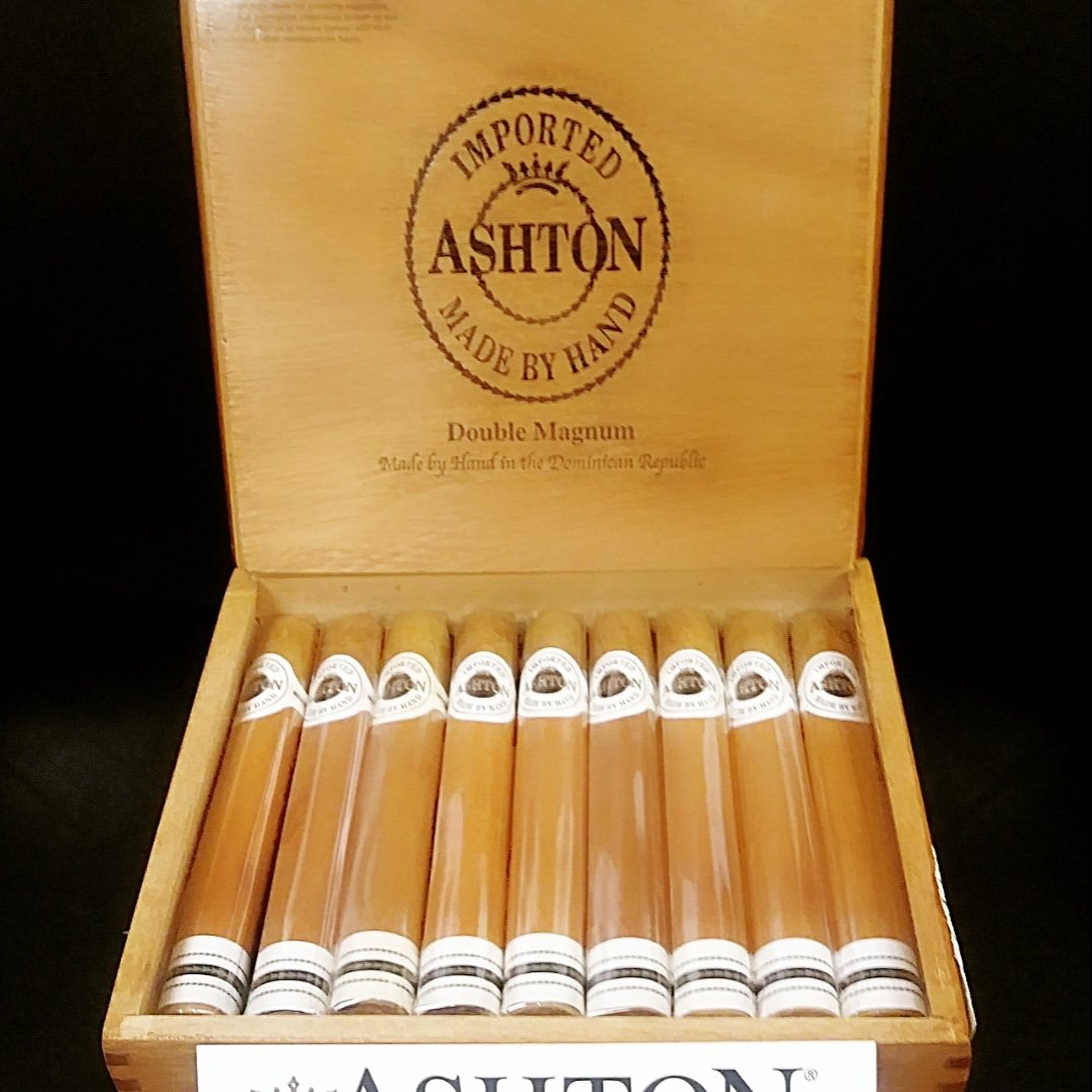 CigarState's tweet photo. Ashton Classic rated 90+ by Cigar Aficionado. Connecticut Shade wrapper, Dominican long filler. A perfect creamy and naturally sweet smoke to start your morning with a cup of coffee. Mild on the palate but full of rich aged tobacco taste. #ashtoncigars #sundaysmoke #coffeetime https://t.co/GJRBpTelim