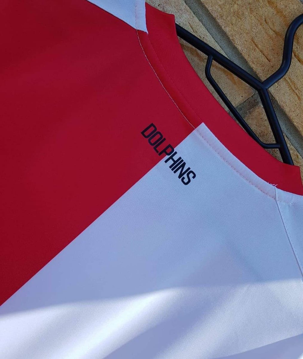FootballKitsBH's tweet photo. A detailed look at the new @PooleTownFC home jersey from @UmbroUK as they look to bounce back in style for the 2018/19 season.
Sponsored by The Angel in Poole & available to purchase from the club shop.
π¬π¬ #dolphins #footballkitsdirect #pooletownfc #umbro https://t.co/lPfYM8huun