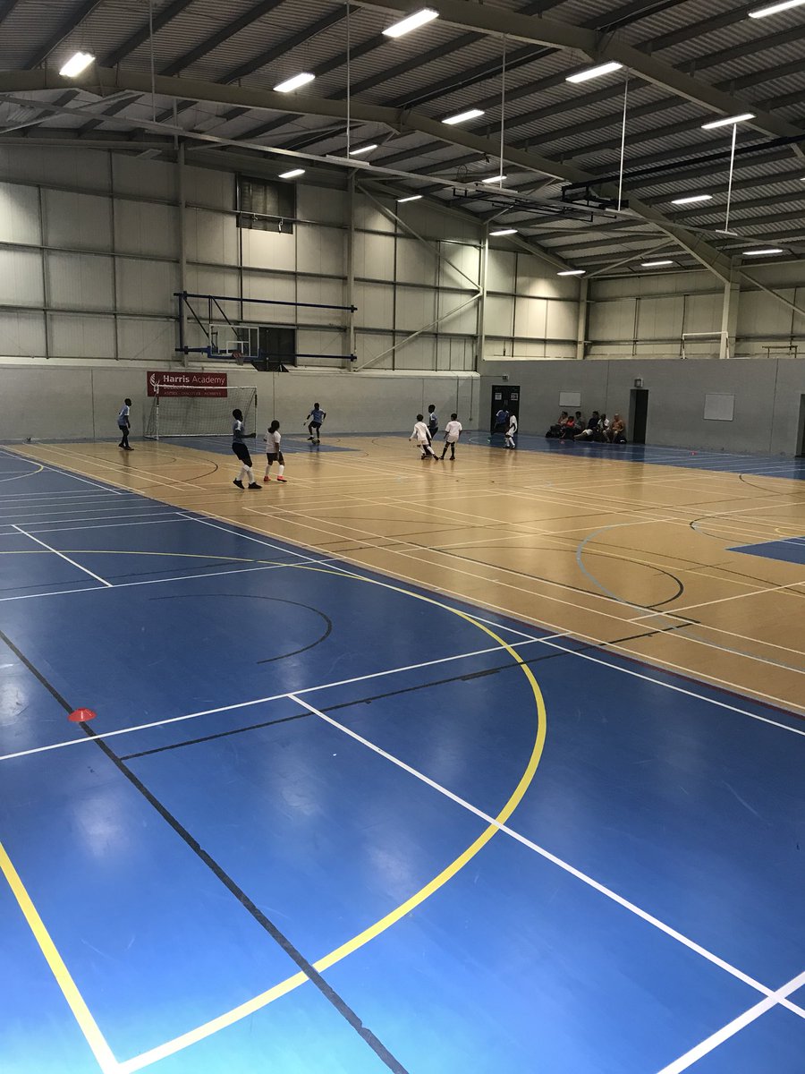 FCTempo1's tweet photo. Thanks @FocusFootballUK for the futsal fixtures today. Great to see the talent in north London is strong. We look forward to hosting more events and building a good link with you #fctempoyouth #focusfootball https://t.co/uwW0GJKnsn