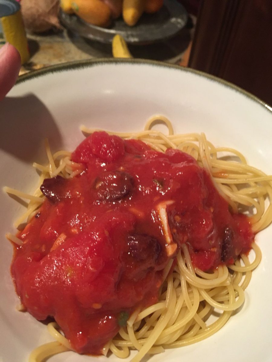 TheGueyofLife's tweet photo. Credit: @LaurasKitchen & @thecookingguy
https://t.co/7PJhEwU9D6
https://t.co/ryNLIPhz6x
Made my own variation of #espaghetti alla #puttanesca.
#pasta
#cookingtimewithcarlos #nometh #italiancuisine #Tomato #anchovy #foodpic #FoodIsGREAT #mealprep #oliveoil https://t.co/bFDs5QEqKi