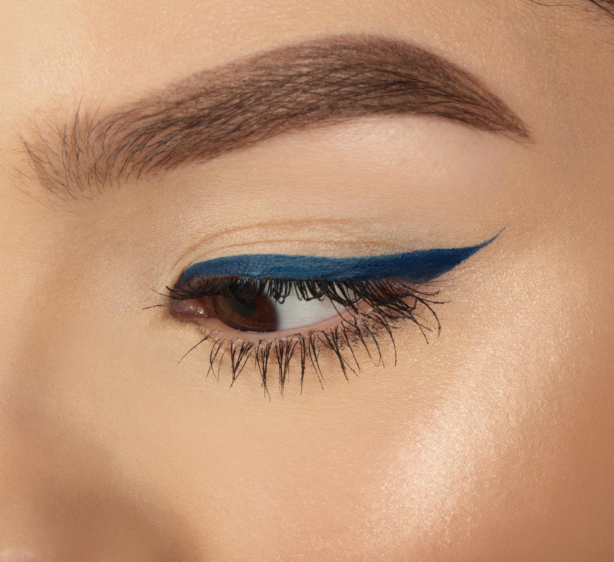 Maybelline New York on Twitter: "@A1DLT Created a razor-sharp cat eye with  our NEW #masterprecise all day liquid eyeliner in 'cobalt blue'. This new  liner is waterproof, smudge-proof, and the ultra-fine tip