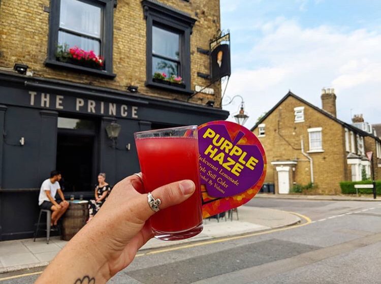 therealalco's tweet photo. Oh my dazeeeee, #purple #haze tastes damn good! @AscensionCider treating customers down @N22Prince this weekend! Go try some before they run dry!
~
#realal #realcider #cider #apples #blackcurrant #currentmood #purple #haze #daze #craft #juice #applecider #still https://t.co/3lJ78ZwE06