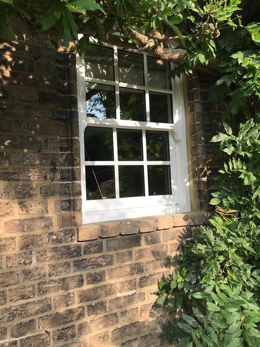 CWGChoices's tweet photo. @ChoicesTimber vertical sliding windows.  A great look with high performance paint and engineered timber.  Authentic Sash box☑️ https://t.co/tCfAJjnhty