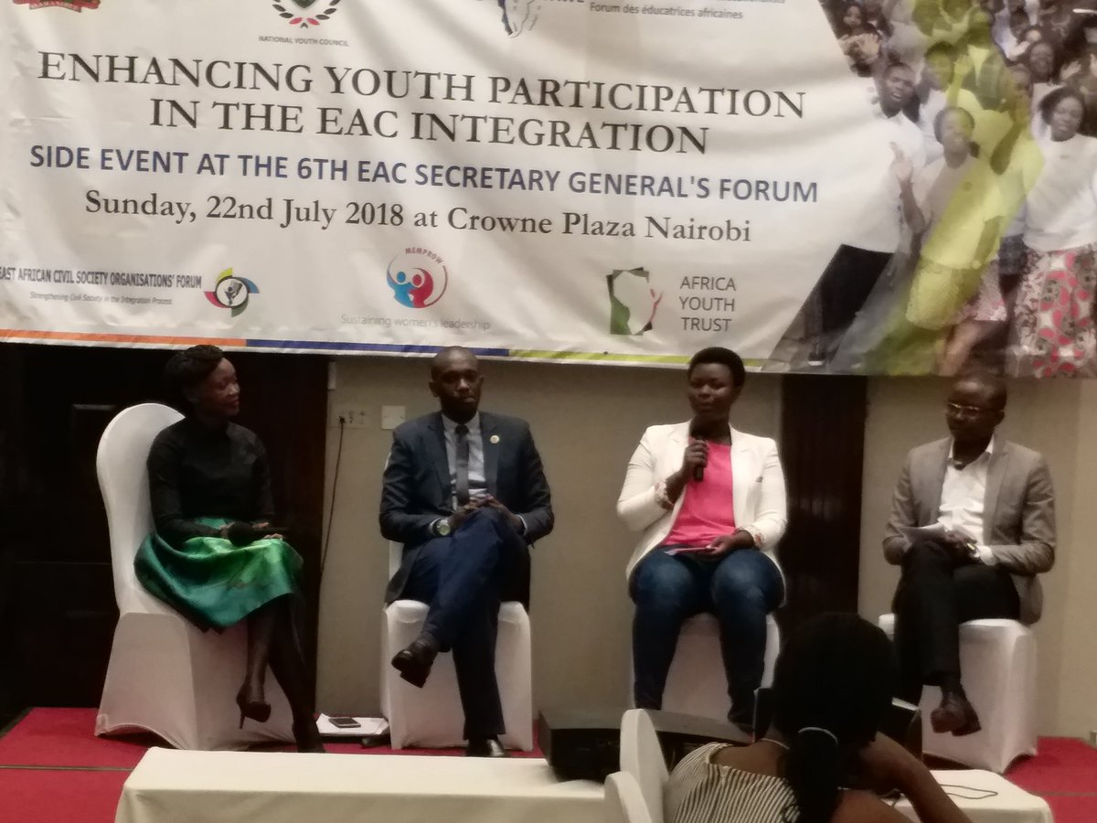 eacsof_kenya's tweet photo. #EACYouthDialogue panelists: Youth Advisory Board Kenya chair @deborahbubi, National youth council #Rwanda chair @CyrusNkusi, @NYCUGANDA chair @LillianAber and @YouthSenateKE national coordinator Mr. Ben Ogutu
#SixthEACSGsForum #EACDialogueProcess @fawekenya @ayt_org https://t.co/7Wd3GgVD3a