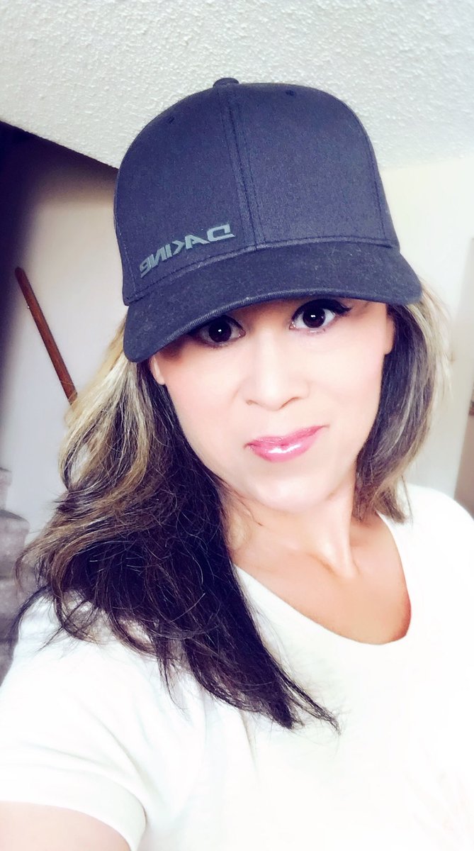 jeanette_ochs's tweet photo. @dakine yโall won out todayโs hat day. You are da shit. #railhat #dakine #hatday #sundayhat https://t.co/JCXfVcVYLv