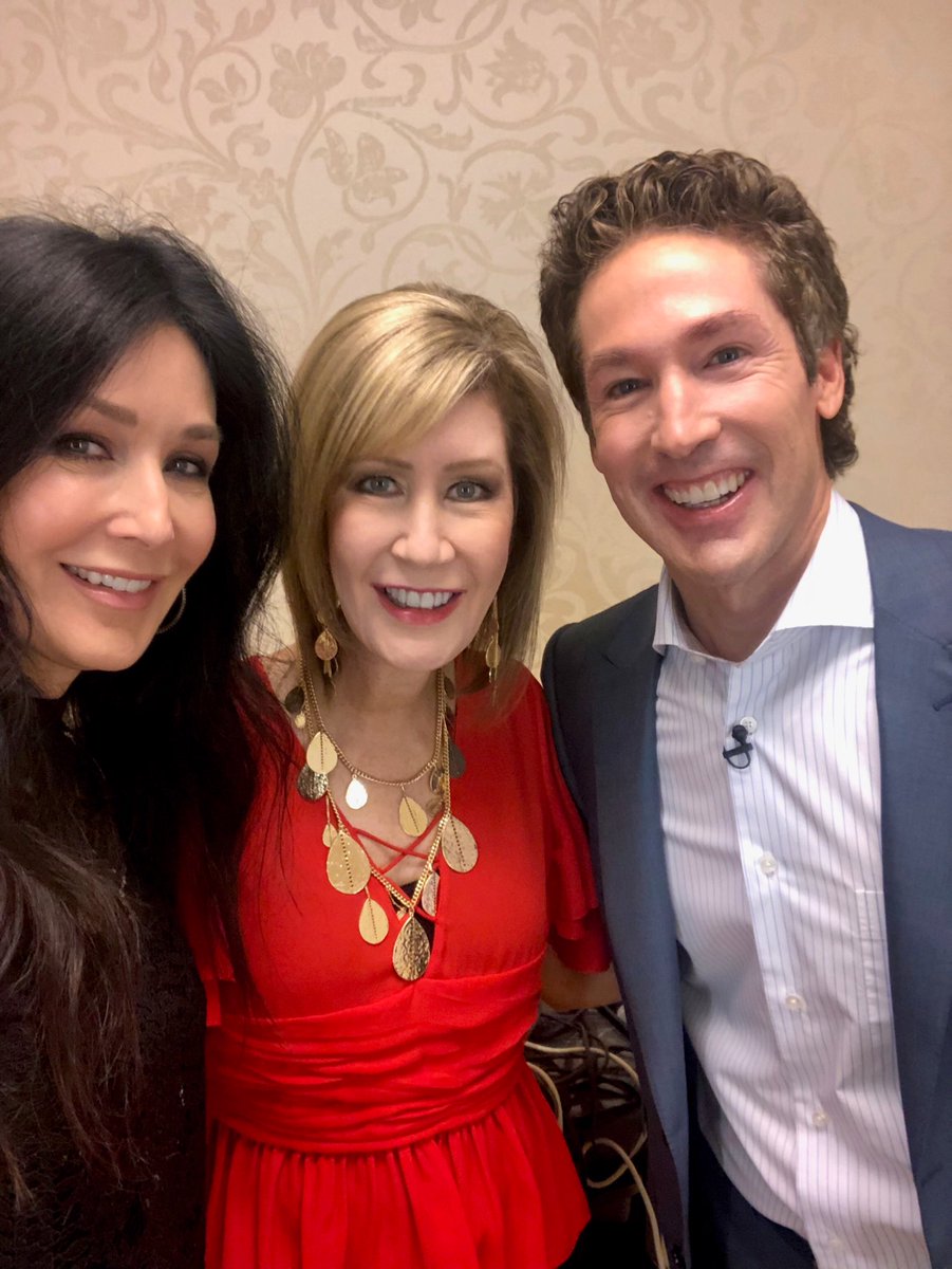 lisaosteencomes's tweet photo. “You have something to offer that no one else has. Don’t let fear stop you. Some moments are destiny moments. It’s now or never. You must step out in faith in spite of the fear your feel.” ⁦@JoelOsteen⁩ ⁦⁦@AprilOSimons⁩ https://t.co/3gBPzziT5N