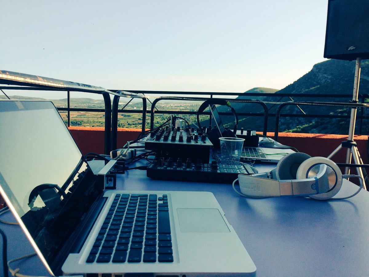 RiceMachineDJs's tweet photo. Almost ready per la sessió a les Jornades Musicals de l’Ermita d’Ulldecona... https://t.co/CdIg1ANuiJ