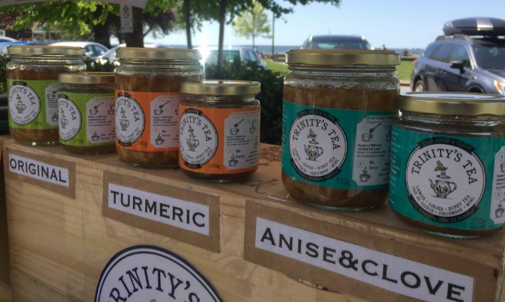 Trinity's Tea is serving up #Organic Cold Drinks and Super #Teas at #AmblesideFarmersMarket today, just across from #AmblesideBeach!
#Turmeric #WestVancouver #TrinitysTea