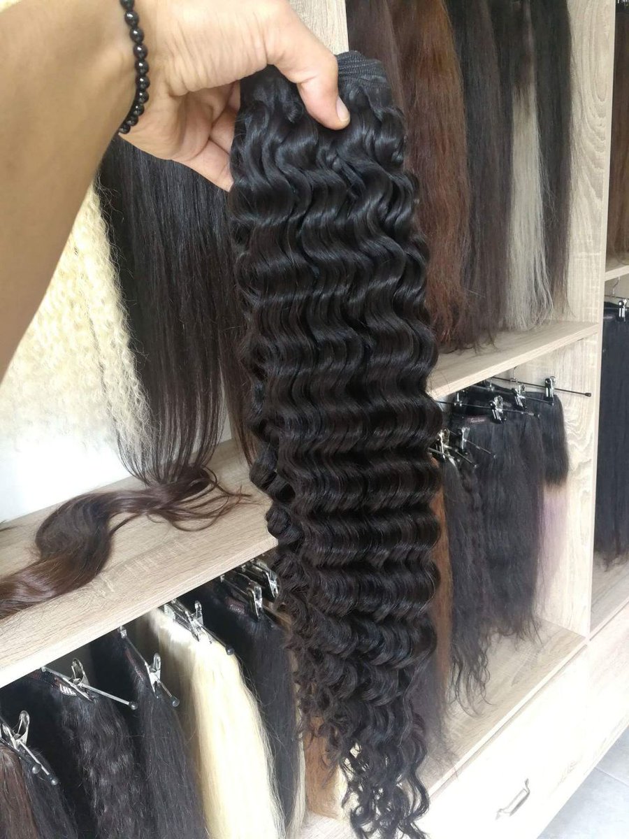 Natural curly human hair #silkfrontal #blondehair #hairwholesale #happyhair #idohair #herimports #qatar #fashion #dubai #cookies #tapeinextensions #bulkhair #instagood #beautiful #lhdextensions #saudiarabia #style #trend #hair #likehairdaily #organic #hairlove #hairgoals #love