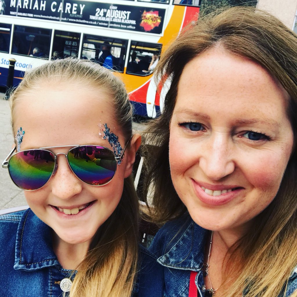 NicolaSteel's tweet photo. Lytham Festival waiting for @BringItNorth 🌈🎤🦄🎵🌟 #lythamfestival #lythamproms https://t.co/4179VzZqNm