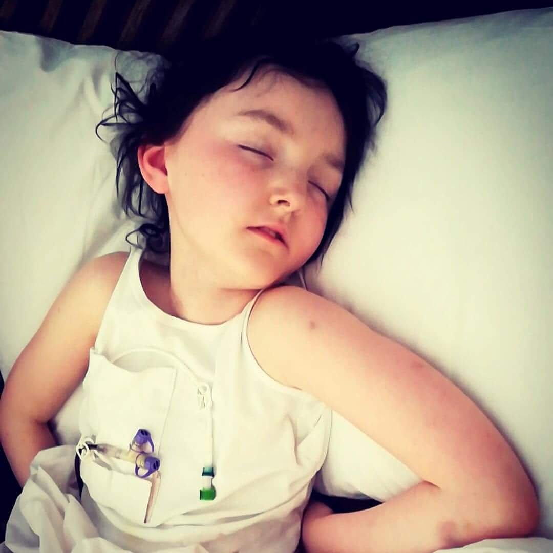 Don't scroll by, please help her. Robyn needs to go to New York robynslife.com