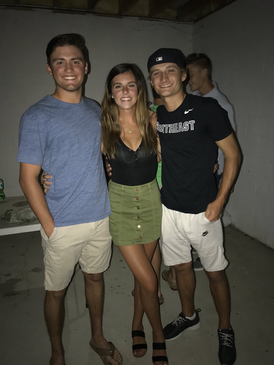 Smcgoo3's tweet photo. Happy Bday Zachy boy!! Aka Dad! Thanks for sharing will with me i guess you can have him today?¿? Have the best day evaaaa ❤️❤️Love ya @zfirm_12 https://t.co/vEEk3s9G9u