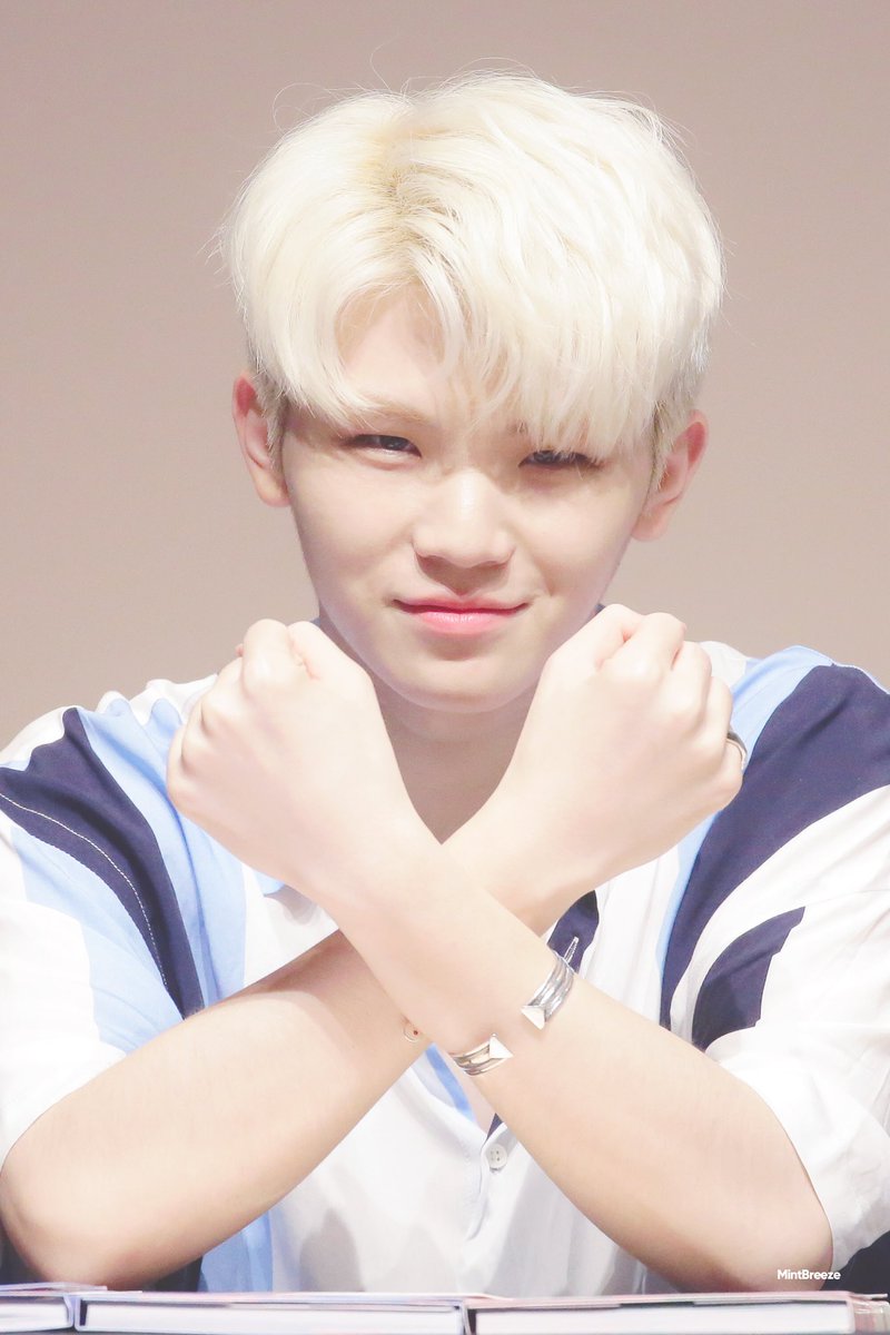 mintbreeze_wz's tweet photo. 180722 #우지 #세븐틴 https://t.co/rkuHoogLY2