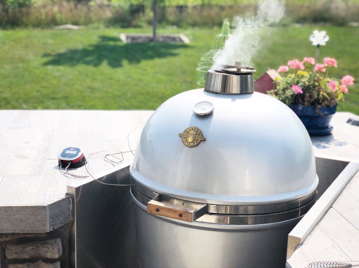 hosedejesus's tweet photo. Nice Day for smoking meat 🔥 💨 🐖 #pork #porkleg #freshham #insidemuscle #porkisflavor #bbq #smokingmeat #smoking #smoked #food #summer #Iowa https://t.co/TTtUIi0xGb
