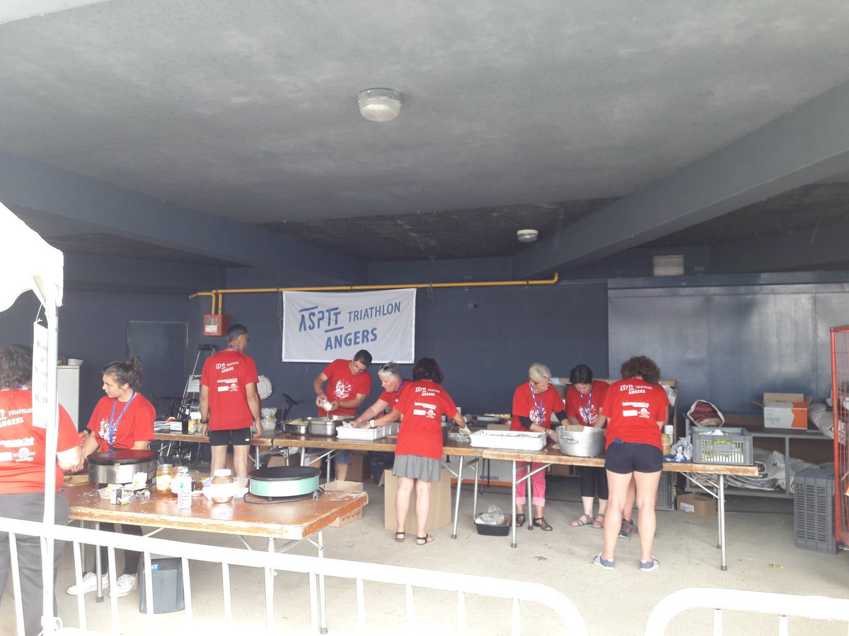 estelle_may_49's tweet photo. Organisation de nouveau parfaite au niveau des bénévoles @triathlonangers (et pour tout le reste aussi 😀) 👍#triangers #SportAngers #Angers https://t.co/YEIkN7TktV