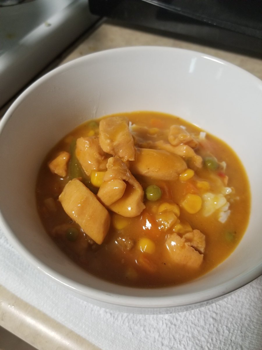 ShikiNoFuyu's tweet photo. Okay, so I just took a pic of my creation and it was AMAAAAZING!!! I based this dish off my love for how some Spanish places in Brooklyn made chicken stew. It's close but not exact...but enough to get me by. xD
#ChefFuyu #CookingWhileBlack #CookingByFeel #cooking #lunch https://t.co/bDLV0g08UW