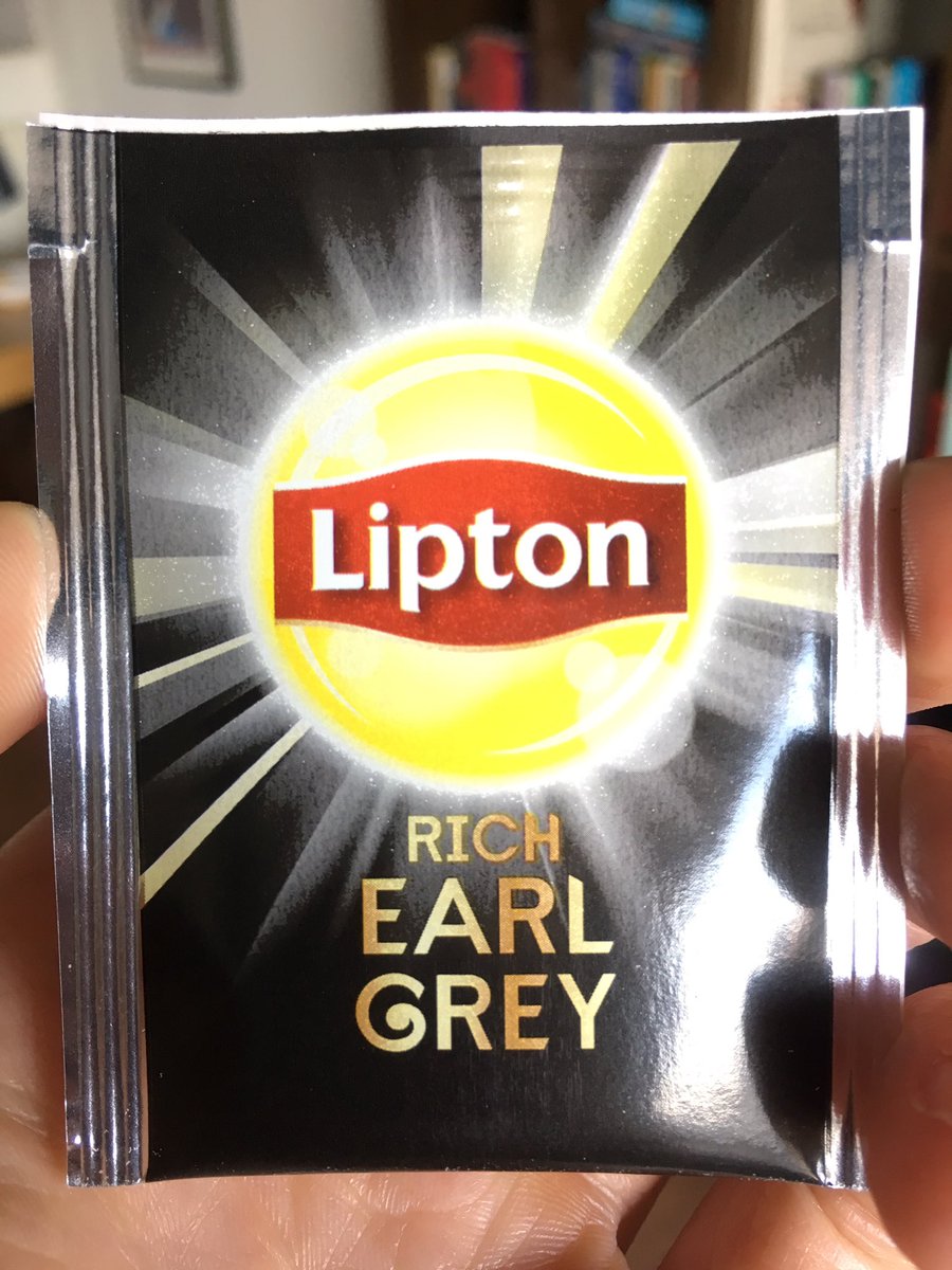 ico_'s tweet photo. LIPTON: 
This Earl Grey is RICH!

EARL GREY:
I’d say we Greys have always been... comfortable. https://t.co/n1yWY2Yx8Y