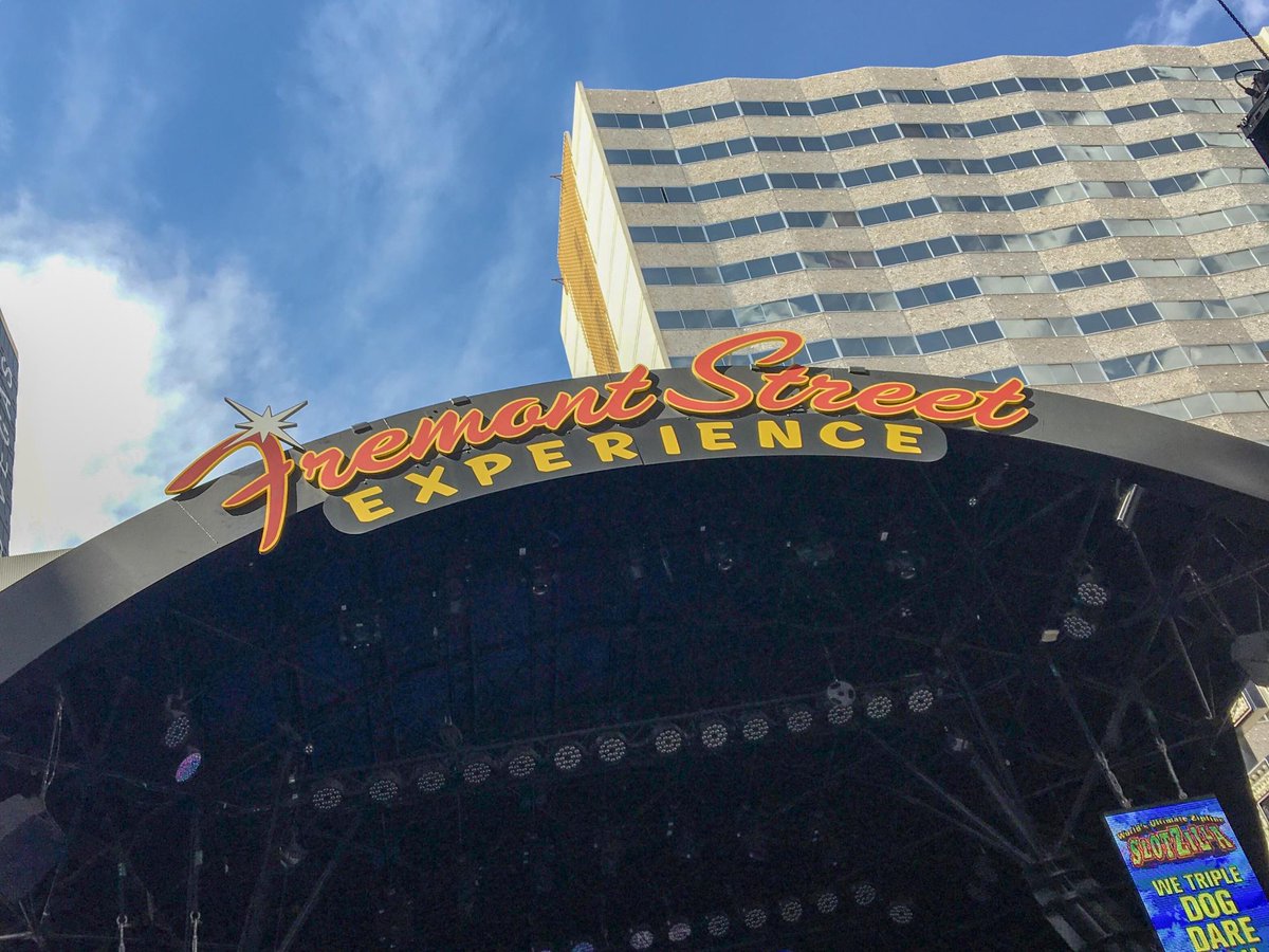 fremont's tweet photo. Take your parents to @FSELV for a #freeconcert and visit #TheFilament for a drink! #ParentsDay #FremontCasino https://t.co/AhHvJggdBO