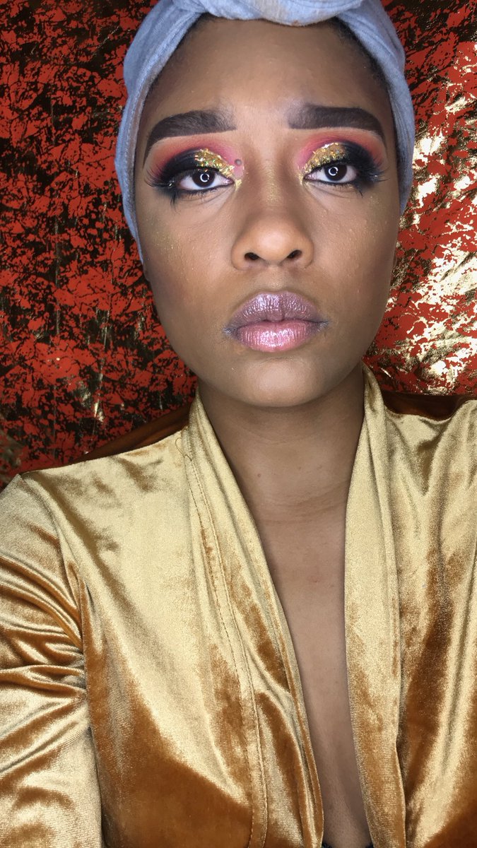 me_chee's tweet image. OMG twitter I almost forgot about you...✨All gold everything ✨

Last night look on Facebook live -Cheechee Natasha Jones #upcomingmua #undiscoveredmua #fullface #makeupartist #clarksvillemua #apsu21 #apsu20 #apsu19 #nashvillemua #chattanoogamua