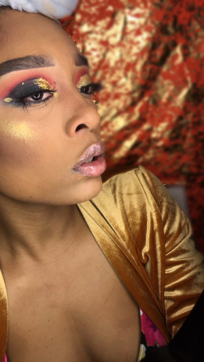 me_chee's tweet image. OMG twitter I almost forgot about you...✨All gold everything ✨

Last night look on Facebook live -Cheechee Natasha Jones #upcomingmua #undiscoveredmua #fullface #makeupartist #clarksvillemua #apsu21 #apsu20 #apsu19 #nashvillemua #chattanoogamua