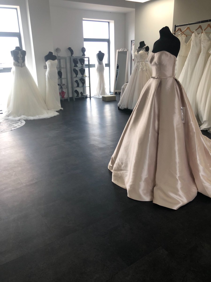 We are officially in.  Open for business from our brand new studio.   I love AirCon!!!!