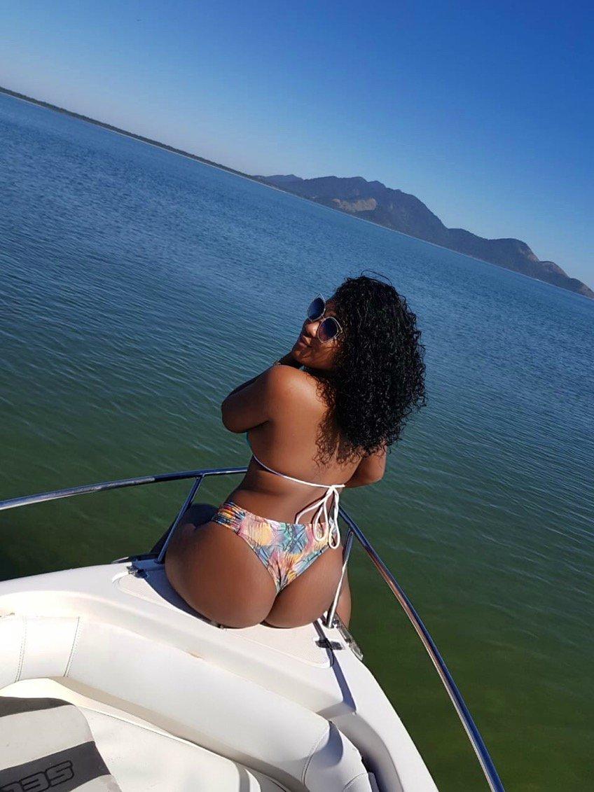 ata_joyce's tweet photo. Abençoada e linda demais pra reclamar 😻👙
#sobreontem
#angracity https://t.co/NnTxvICgwc