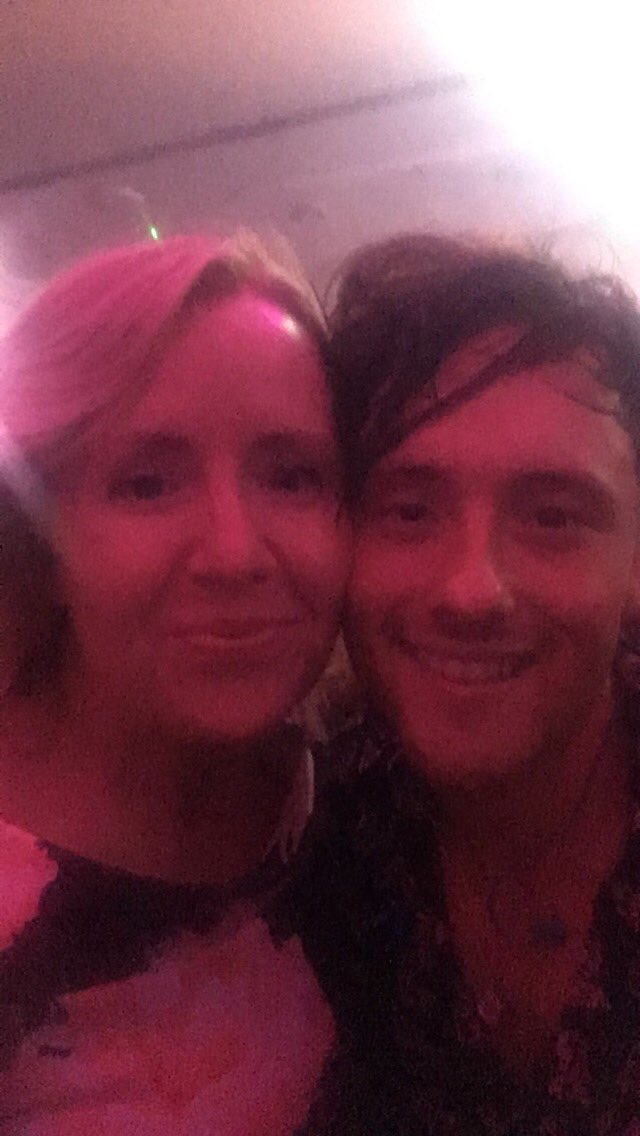 AnnaBananna_80's tweet image. Amazing night at Take That Masquerade ball in Aid of #ChildBereavementUK meeting lovely ladies and watching the incredible @RuleTheWorldAct who smashed it #takethat #table10 #liveforthesedays 🥂