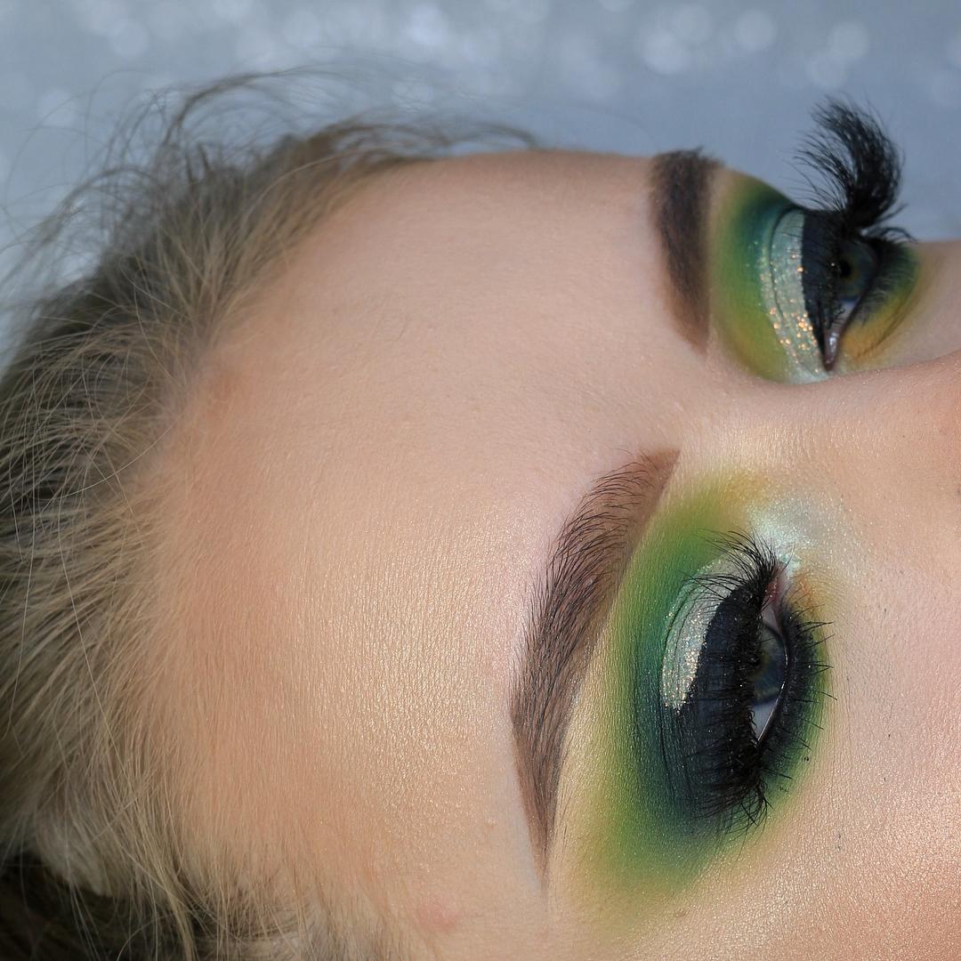 NYXCosmetics's tweet photo. .@beautybykellyo wears our NEW Swear By It Palette 😍 Which has 40 shades of cool and warm tones 🙌 Shop it now at your nearest #NYXProfessionalMakeup store! https://t.co/DtpToWnXQF