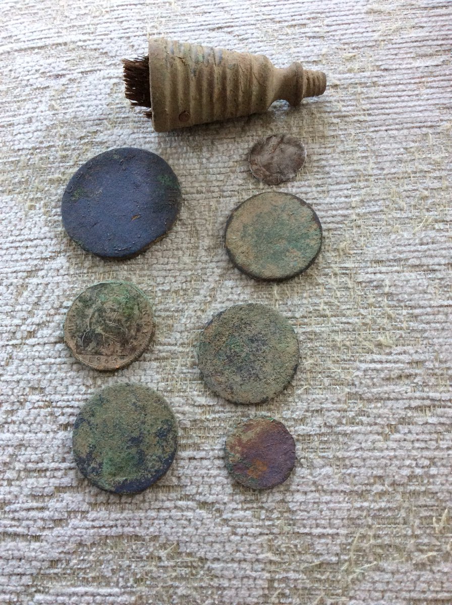 pauldwright3's tweet image. Rest of finds today, got a hammy tho haven’t got a clue what it is very worn shame