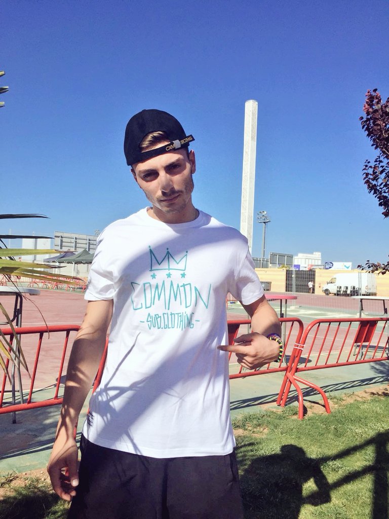 COMMONSCLOTHING's tweet image. Pedazo de día tuvimos ayer en el FESTCOLORS junto a @sweetpain9 fue espectacular y agradecidos de su cercanía con nosotros. Pronto traeremos más cositas con él. BE COMMON! commonsuburbanclothing.com