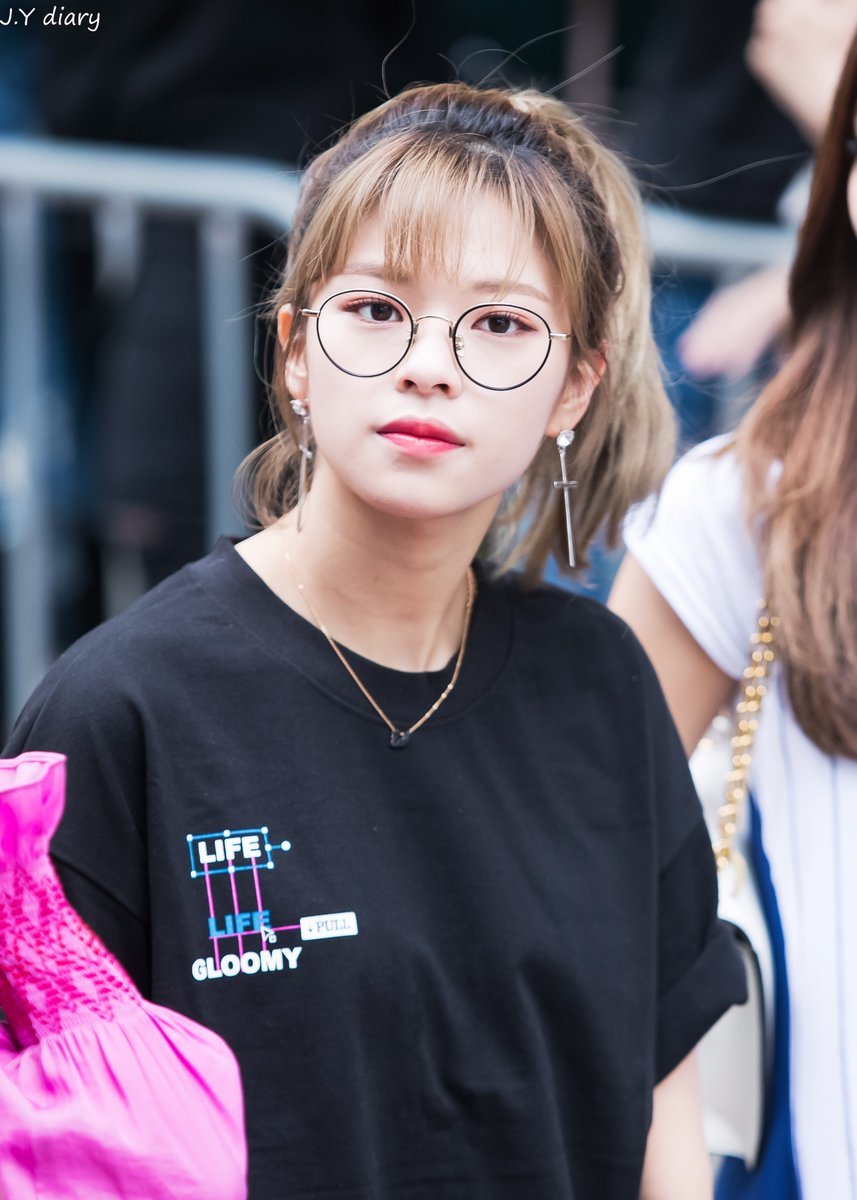 girlgroupspics's tweet photo. twice ; jeongyeon https://t.co/CiGpgCjIau