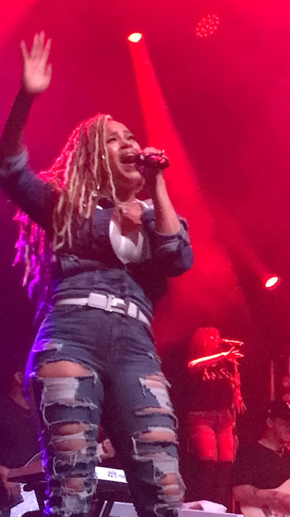 JUMPINSOUNDS's tweet photo. The First Lady of R&B hip hop @faithevans slaying @indigoatTheO2 for @Musicalize on #TheKingAndITour #FaithEvans #NotoriousBIG #TheKingAndI #BadBoy #Indigo2 #Theo2 #Musicalize #NewMusic #ClassicMusic #LiveMusic #LoveMusic ##JUMPINSOUNDS https://t.co/bF3kSfXIyF
