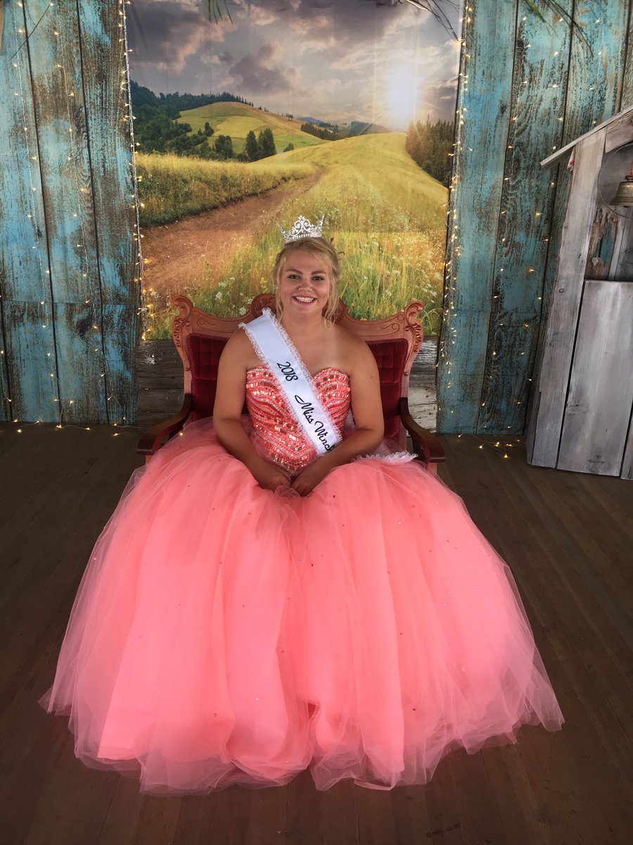 KcMccleery's tweet photo. Well it’s on every other social media but Twitter I think lol but last night I was crowned the 2018 Miss Winchester! I can not wait to represent my awesome small town👑❤️ this is to a great year https://t.co/NkRa6BewtY