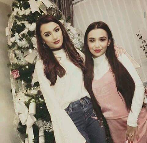 Palvishamalikx's tweet photo. Happy birthday to my baby @WaIiyhaAMalik 💜 Can't believe you are 20 wow ! I'm so proud of what you achieved and I wish you all the happiness you deserve 💕💕💕  I love you loads oldie! And inshallah many more to come 💃🏼 I wish I can write more but I can't 🤧 https://t.co/0EiAjY2eEL