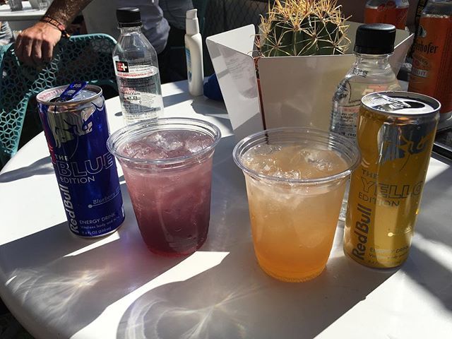 ShutterSpdMedia's tweet image. Cold drinks in the VIP area at CHBP with @modivmusic! ift.tt/2LpQjL9