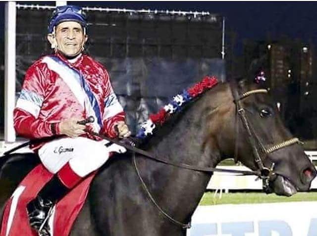 hipodromoantofa's tweet photo. La hipica chilena esta de luto acaban de informar el fallecimiento del jinete DON EMETERIO GUZMAN😭😭 Q.E.P.D
#teletrak #telesport #tvturf #turfsport #carrerasdecaballos #horseracing #stud #studbook #historia #antofagasta #chile #antofagastaportingclub #clubhipicoantofagasta https://t.co/gjvpPLpdP4