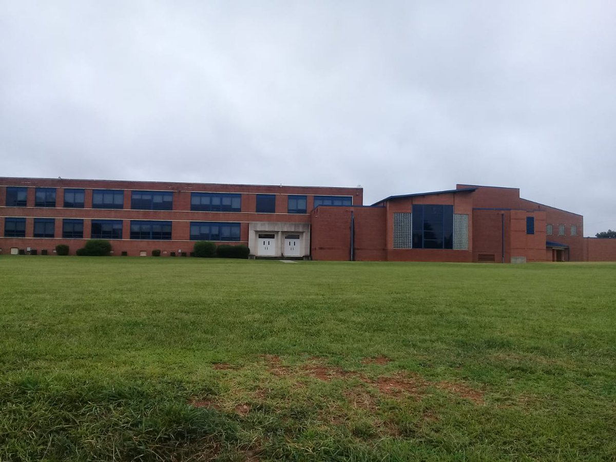 dalgismejia1's tweet photo. my new school. #howiparticipate https://t.co/fIp8KHY2V4