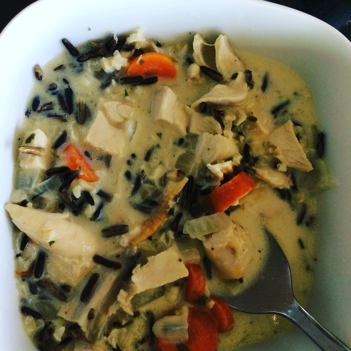 FrazierFox9's tweet photo. #blessed with great neighbors! Today I was too pooped to cook! I wanted chicken soup! Not only did Pam make me chicken soup , she delivered to me in person. It’s absolutely delicious! I am blessed with the best and I appreciate all of you! #fattenupfrazier #BlessedSunday https://t.co/XAukjqyHMg
