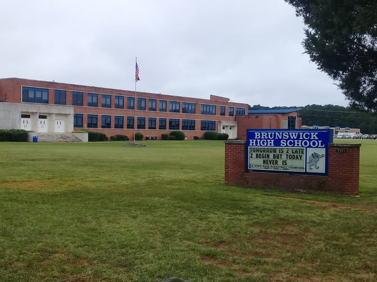dalgismejia1's tweet photo. my new school. #howiparticipate https://t.co/fIp8KHY2V4