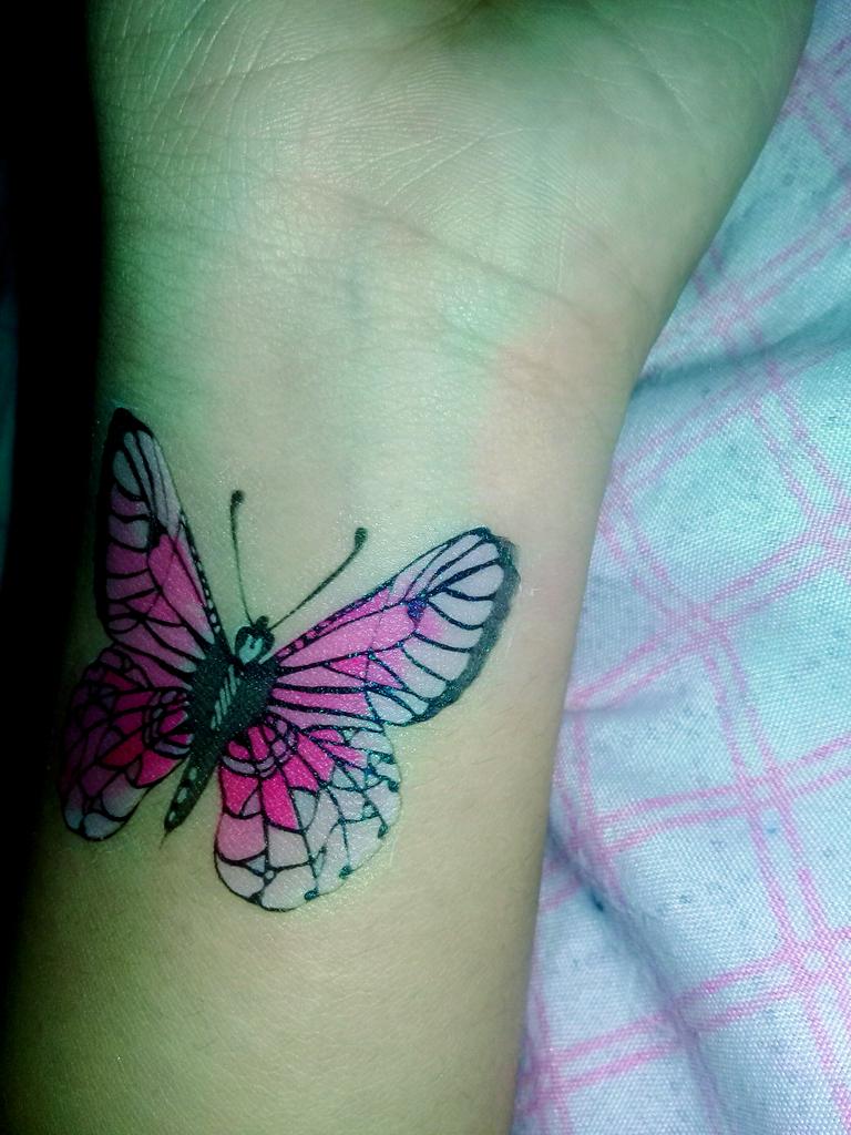 PaguioVetina's tweet image. early tattoo surprise 😲
#tempory
#maybegonewild
#🤔