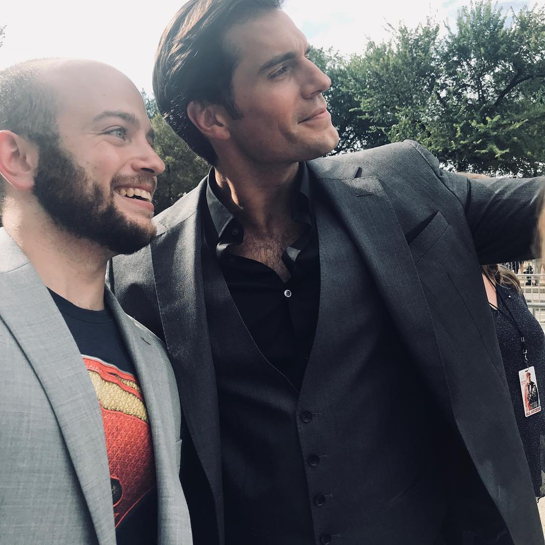 HenryCavillPo's tweet photo. #MIUSPremiere 🇺🇸 | Jeanine Urso Collins-Evans e seu filho pertinho de SuperCavill!!!

#HenryCavill #AugustWalker👨🏻⛏ #MissionImpossible #MissionImpossiblefallout #MissaoImpossivel6 #MI6 #TimeMartelo #TeamHammer https://t.co/3e6OJEyTMt