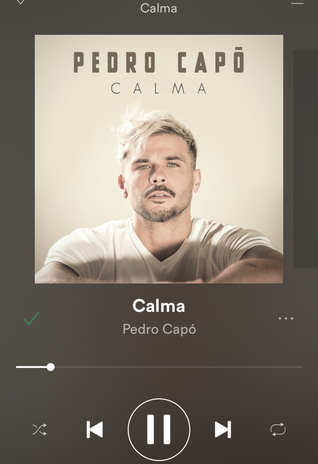JennSerrano3's tweet photo. “Cuatro abrazos y un café, apenas me desperté”. @pedrocapo deleitándonos una vez más con sus melodías .. 🌻✨#calma #callaitoconcapo https://t.co/TLyk3E2vbn