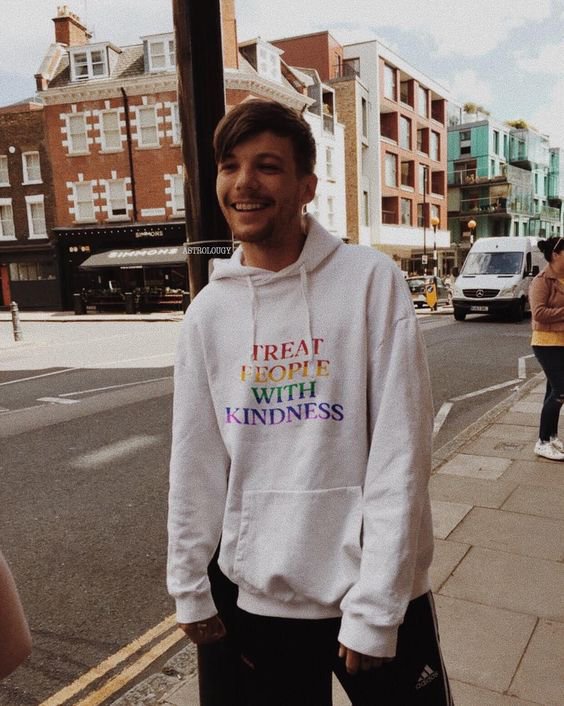 DirectionersLi8's tweet photo. #8YearsOfOneDirection https://t.co/ngsWvvYvJQ