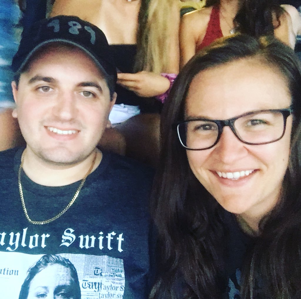maddyyypryor's tweet photo. 3 @taylorswift13 shows in 3 nights at @MLStadium with @MFliegelman! (4 shows in the last 8 days for me and 5 for him !) #reptour #reptoureastruth #reproomplease #reptourmetlife https://t.co/577hrSokwa