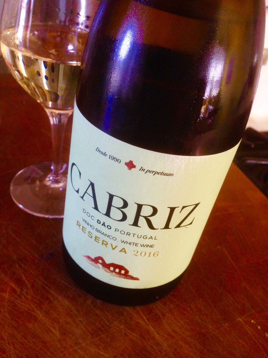 GrapeyWine's tweet photo. 🇵🇹 '16 #Cabriz vinho branco: 1st taste of #Encruzado grape from #Dão Portugal – refreshing & complex – winner winner w chicken dinner. https://t.co/l7JhXetTeL
