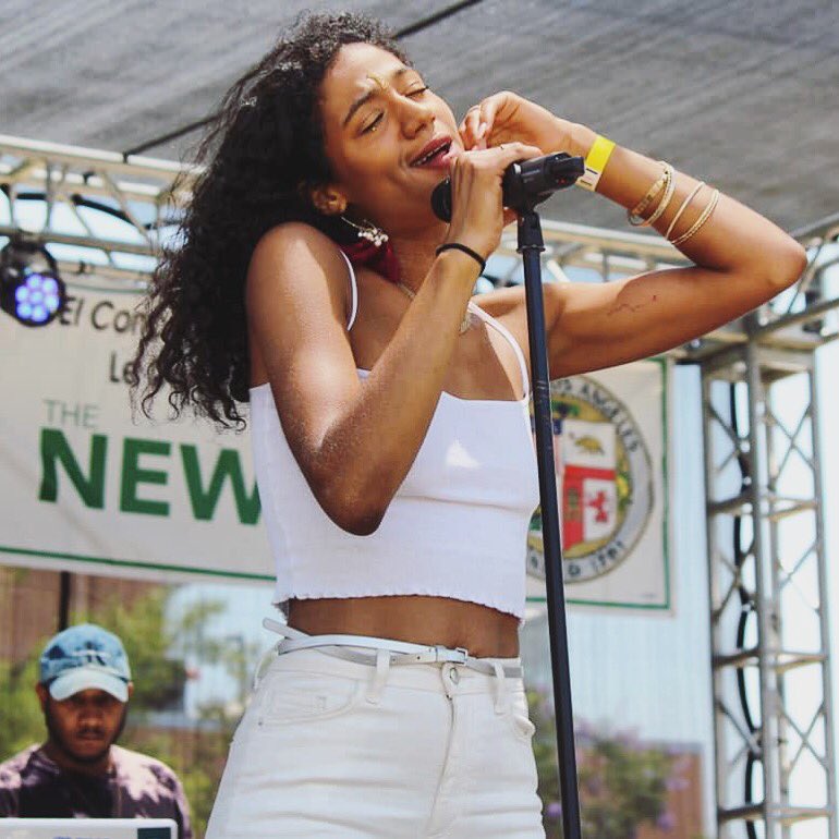 Aprilfoolchild's tweet photo. When you a fegan ( fake + vegan) and that annual cheesesteak is coming up...... #philly im home 🖤
#APRILFOOLCHILD #kjlh #radio #july4th  #cityfestival #la #flutebae
 S/ o the dj @DJmarcodash for holding me down, you da 🐐

Shot by @RadioFreeKJLH https://t.co/uurKZKLy6q