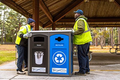CityofWilm's tweet photo. We've made it easy for you to recycle almost anywhere now! Help us reduce the amount of materials that go into our landfill by recycling whenever you can. There are recycling containers in city parks and all over downtown. It's a GREEN recycling week! https://t.co/bkRrOyp2Zg