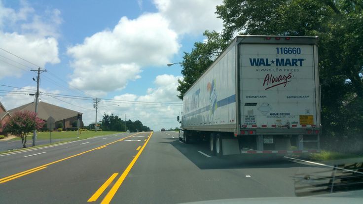 Just Pinned to 18 Wheelers: #walmart #truck driving down Highway 75 Fyffe #alabama #trucking #trucker #transport #18wheeler ift.tt/2NCDPgF