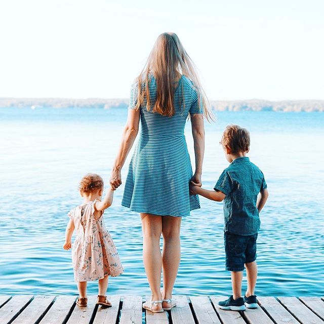 feuxdesign's tweet photo. Família Santana curtindo o último dia de sol ☀️ aproveitamos pra conhecer as praias da cidade! #fotografia #valokuvaus #familyphoto #lapsikuvaus #perhe https://t.co/4qF3RgkyVJ https://t.co/E8mIy1hhFY